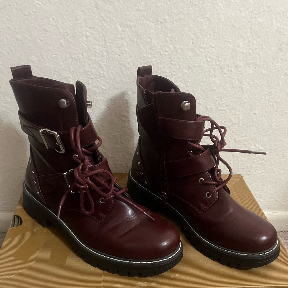 Women's Combat Boots in Burgundy - Stylish Moto Lace-Up